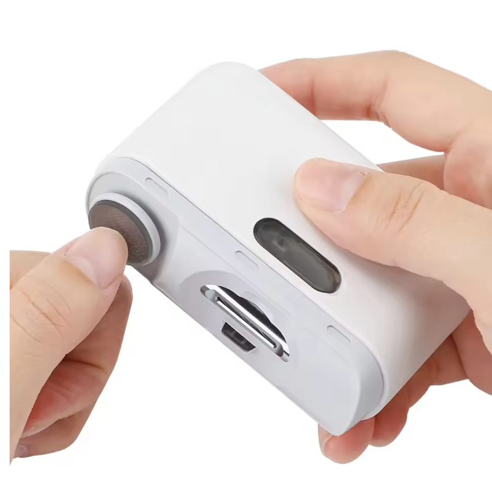 クロスボーダー向け多機能電動爪切り。
子どもから高齢者まで使える、手足対応の全自動爪切り・爪削り器です。